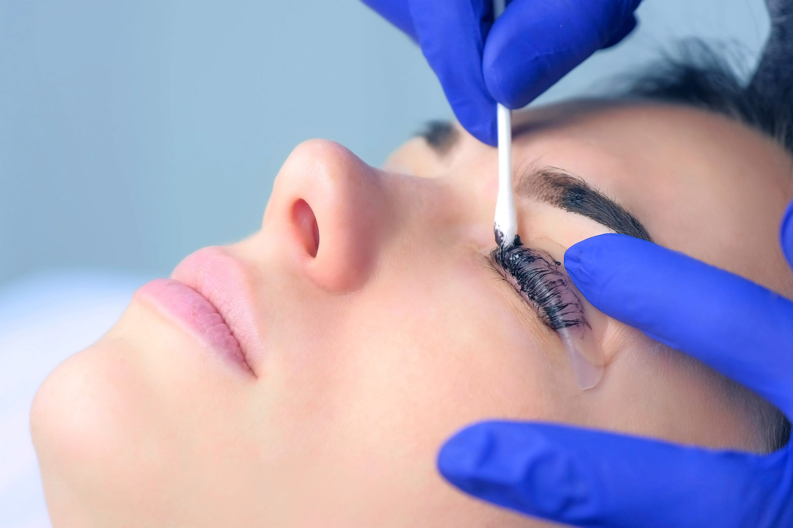 What To Expect From Your First Lash Lift